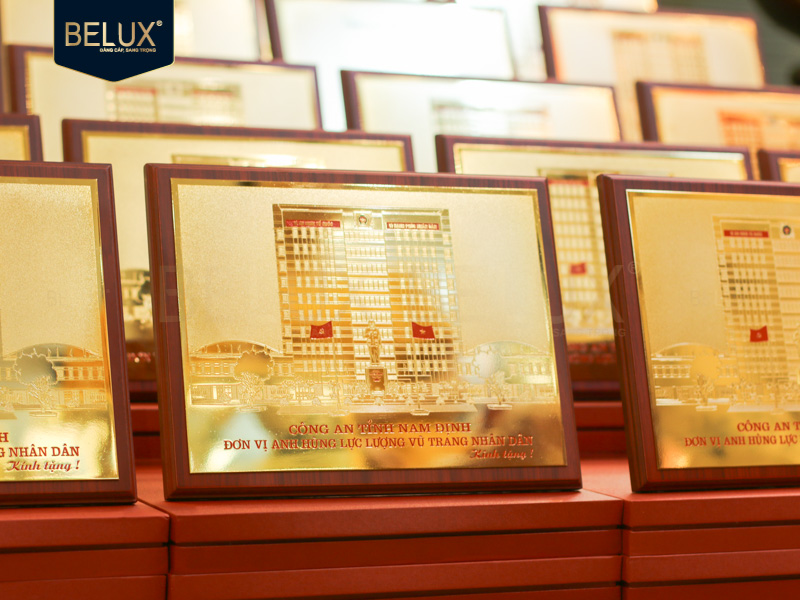 Lô 255 tranh đồng mạ vàng 24k Tòa Nhà Công An Tỉnh Nam Định 32x25cm thiết kế theo yêu cầu